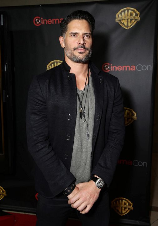 Magic Mike XXL : Cobertura de revista Joe Manganiello