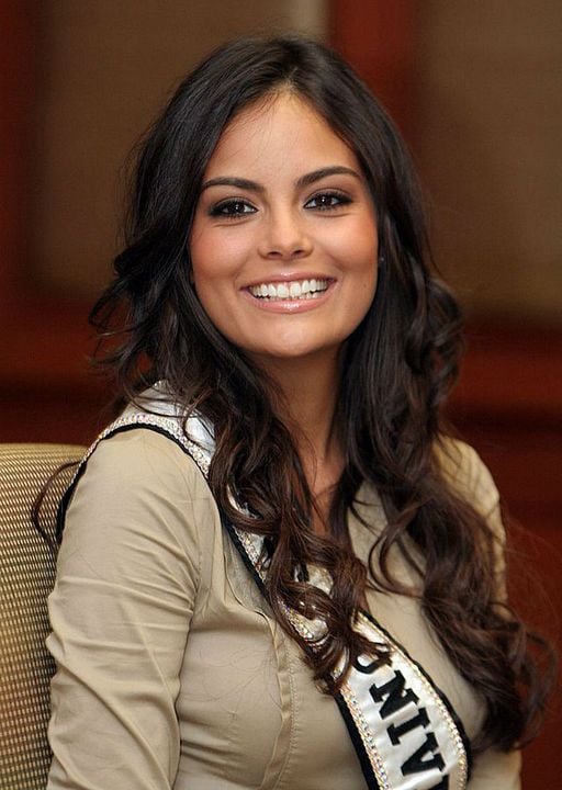 Póster Ximena Navarrete