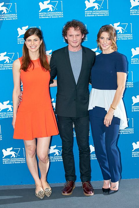 Cobertura de revista Ashley Greene Khoury, Alexandra Daddario