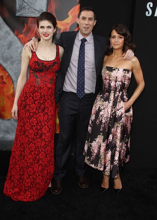 Terremoto: La falla de San Andrés : Cobertura de revista Ioan Gruffudd, Alexandra Daddario