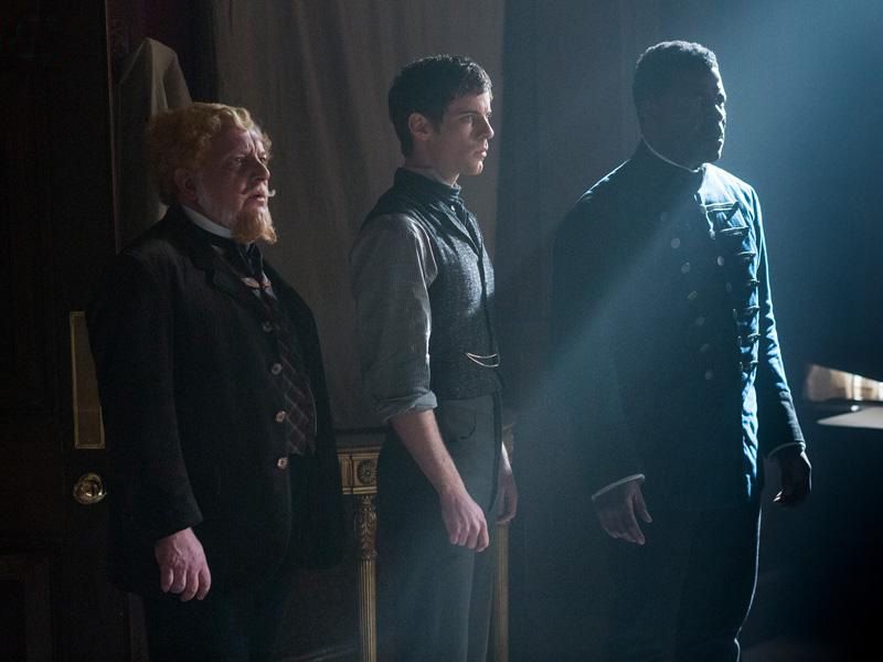 Foto Danny Sapani, Harry Treadaway, Simon Russell Beale