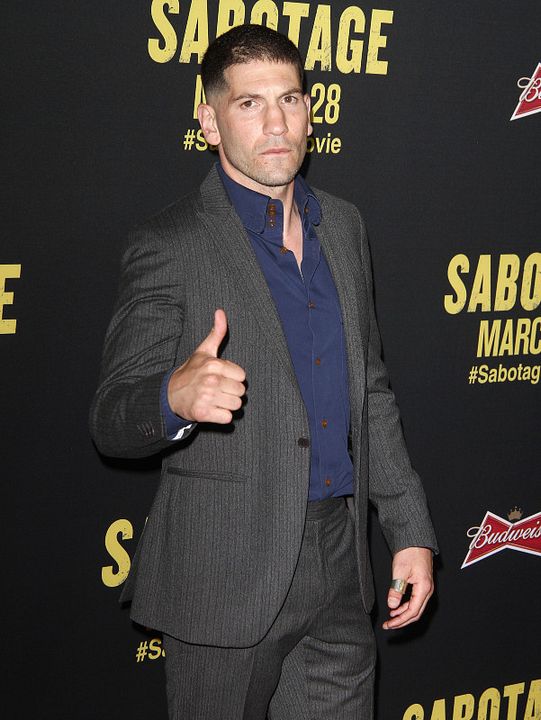 Cobertura de revista Jon Bernthal