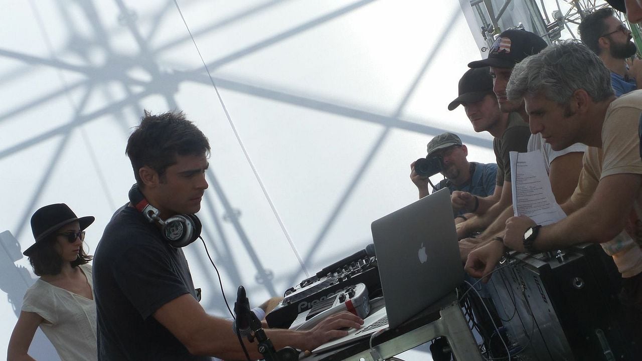 Música, amigos y fiesta : Foto Zac Efron