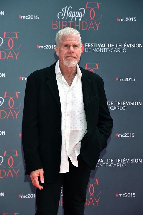 Cobertura de revista Ron Perlman