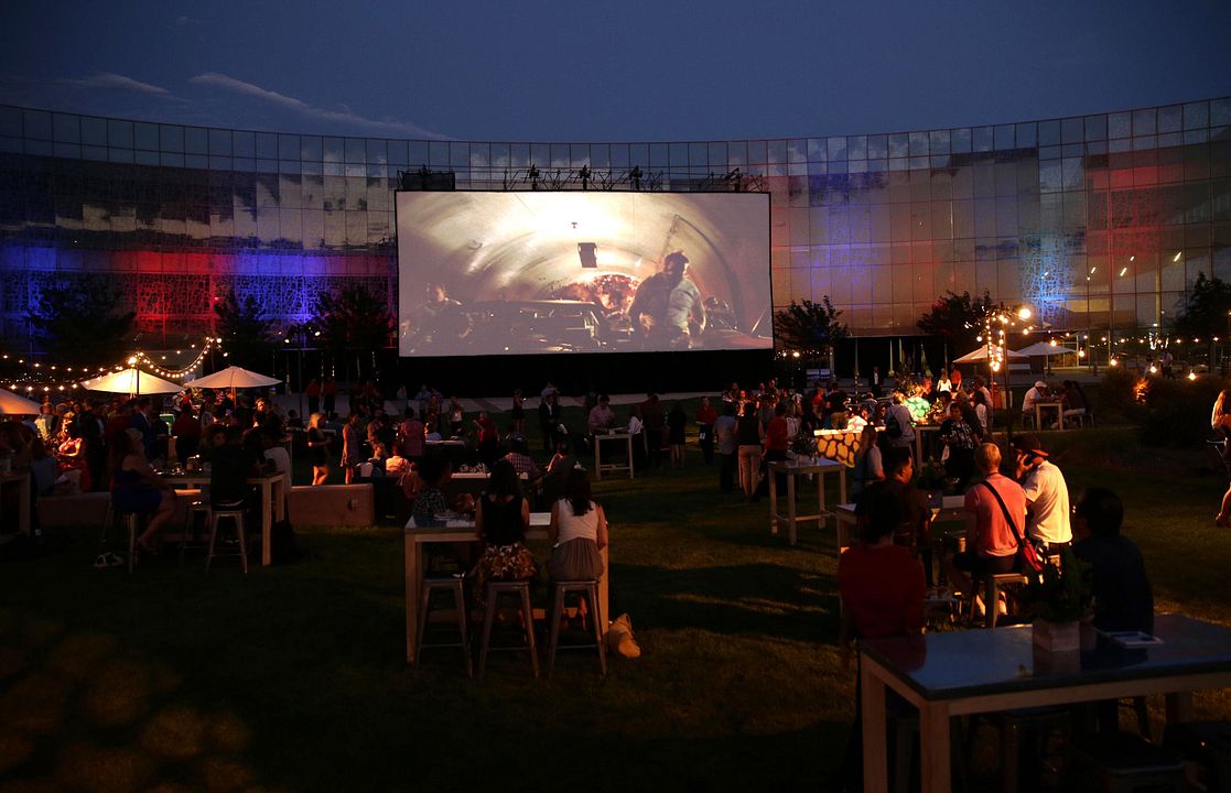 Día de la Independencia: Contraataque : Cobertura de revista