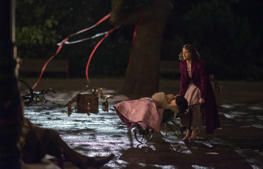 Noche real : Foto Bel Powley, Sarah Gadon