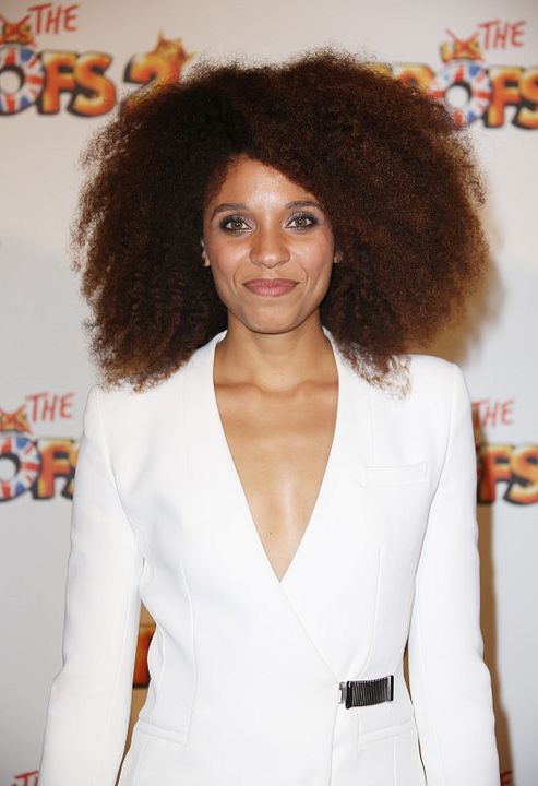 Cobertura de revista Stéfi Celma