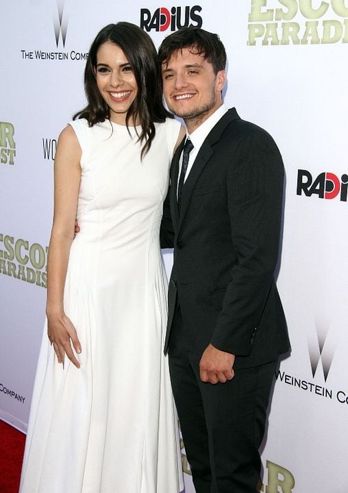 Escobar: Paraíso perdido : Cobertura de revista Josh Hutcherson, Claudia Traisac