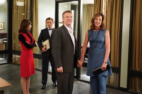 Foto Michael Sheen, Lizzy Caplan, Allison Janney, Tate Donovan