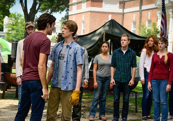 Bajo el domo : Foto Colin Ford