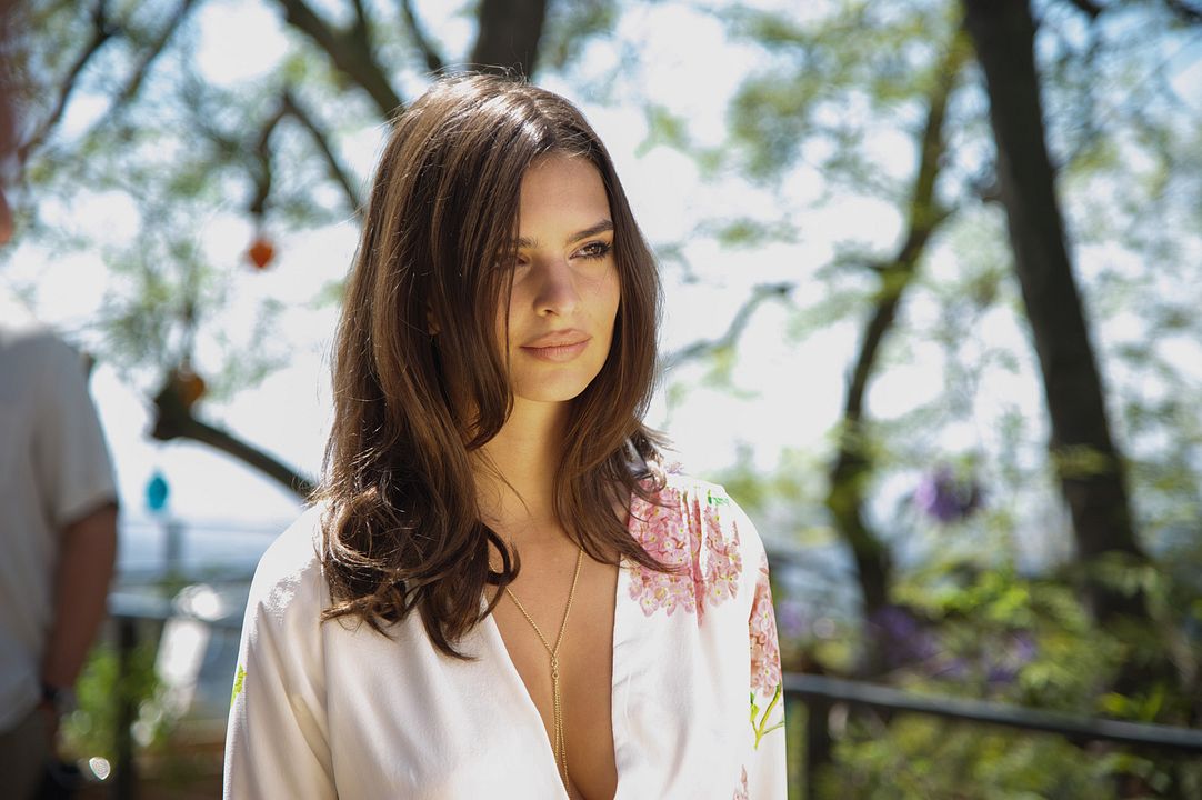 Música, amigos y fiesta : Foto Emily Ratajkowski