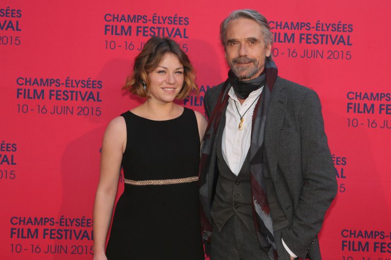 Cobertura de revista Jeremy Irons, Emilie Dequenne