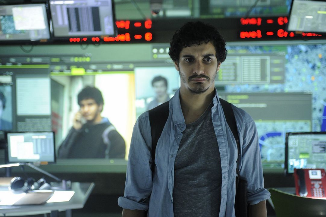 Doble identidad (Jaque al MI5) : Foto Elyes Gabel