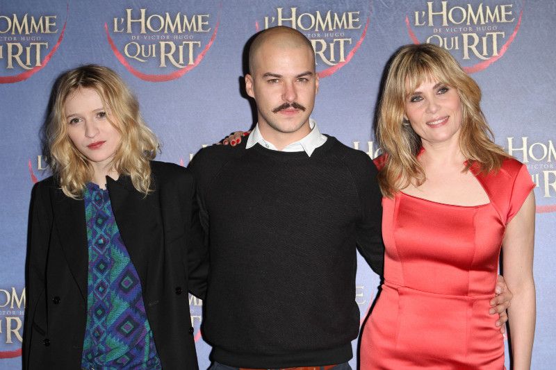 Cobertura de revista Marc-André Grondin, Emmanuelle Seigner