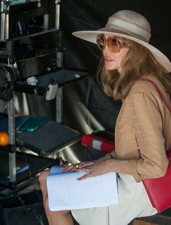 Frente al mar : Cobertura de revista Angelina Jolie