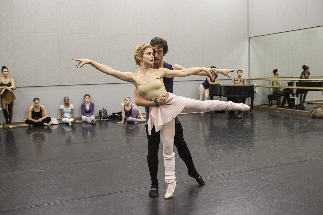 Petals on the Wind : Foto