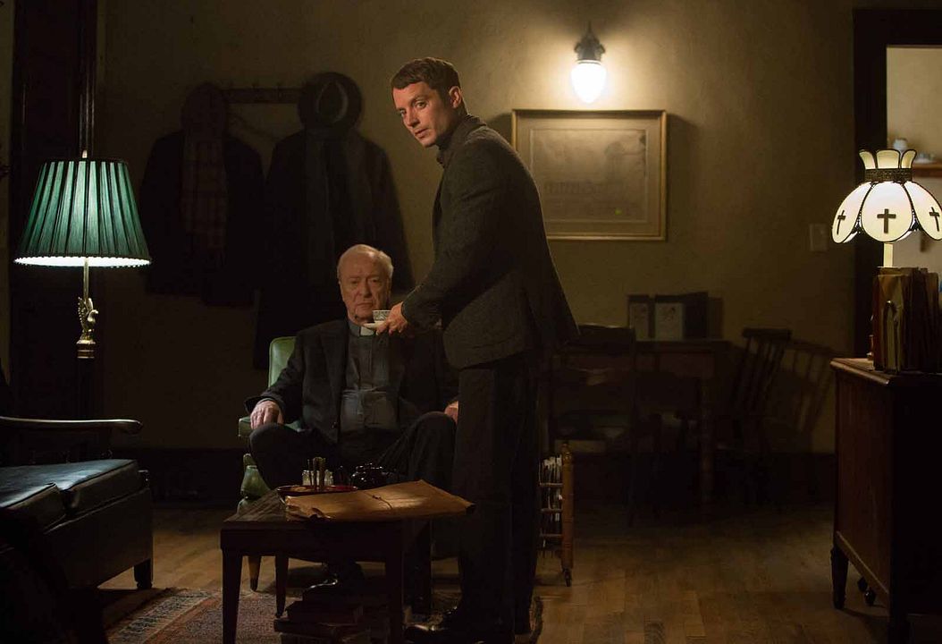El último cazador de brujas : Foto Elijah Wood, Michael Caine