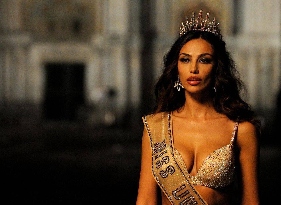 La juventud : Foto Mădălina Ghenea