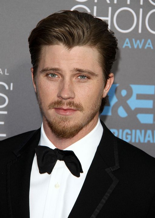 Cobertura de revista Garrett Hedlund