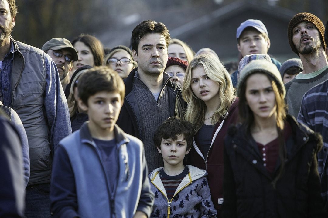 La quinta ola : Foto Chloë Grace Moretz, Ron Livingston, Zackary Arthur