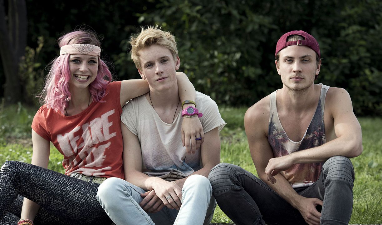 Cobertura de revista Louis Hofmann, Svenja Jung