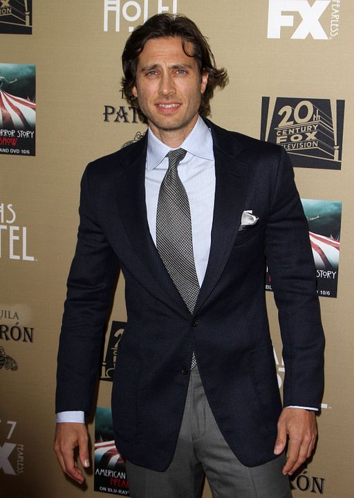 Cobertura de revista Brad Falchuk