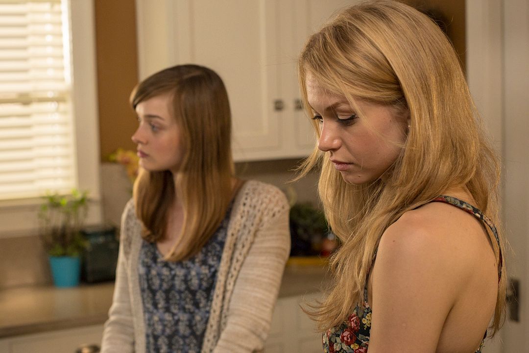 Foto Bella Heathcote, Penelope Mitchell