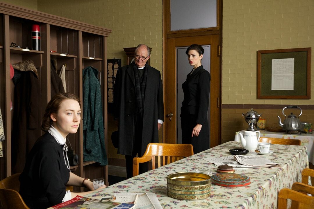 Brooklyn: un nuevo hogar : Foto Saoirse Ronan, Jessica Paré, Jim Broadbent
