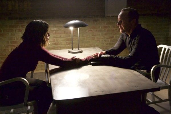 Agentes de S.H.I.E.L.D. : Foto Chloe Bennet, Clark Gregg