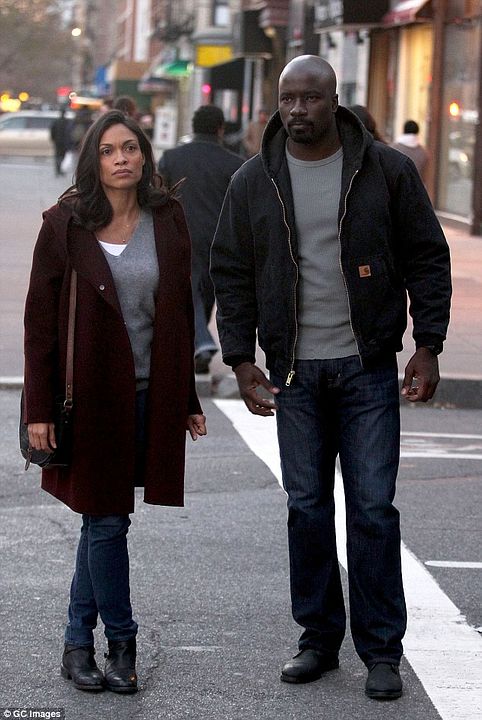 Foto Mike Colter, Rosario Dawson