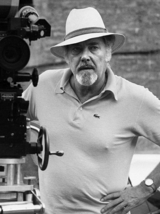 Póster Ronald Neame