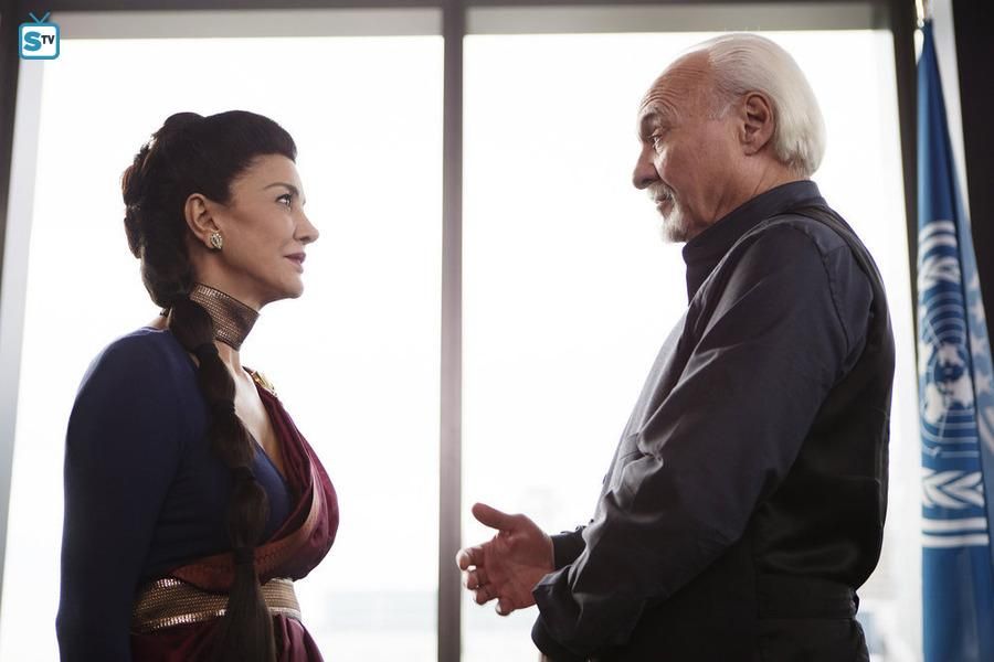 La expansión : Foto Shohreh Aghdashloo