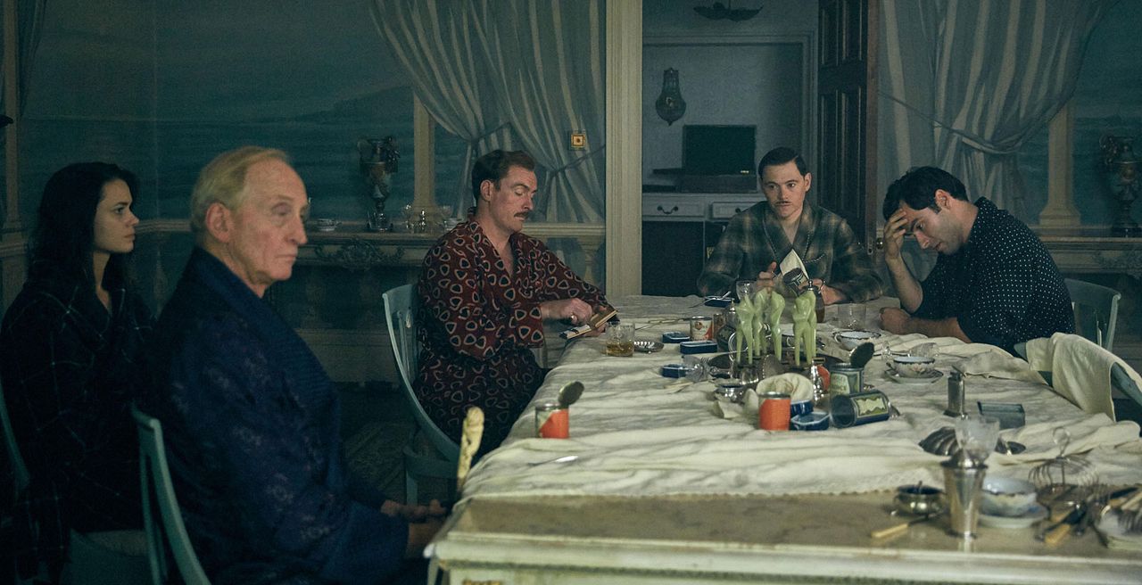 Foto Maeve Dermody, Burn Gorman, Charles Dance
