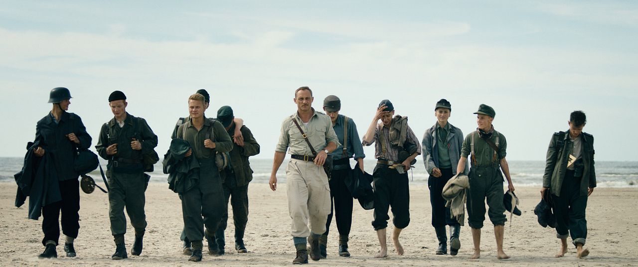 Land of Mine (Bajo la arena) : Foto Roland Møller