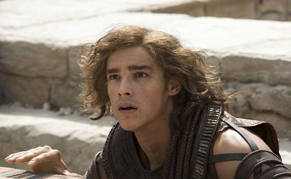 Dioses de Egipto : Foto Brenton Thwaites