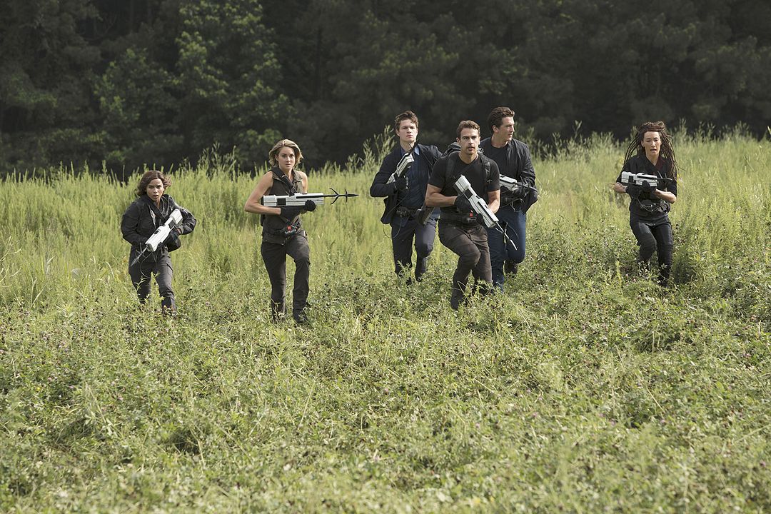 Divergente: Leal : Foto Shailene Woodley, Zoë Kravitz, Theo James, Miles Teller, Ansel Elgort, Maggie Q