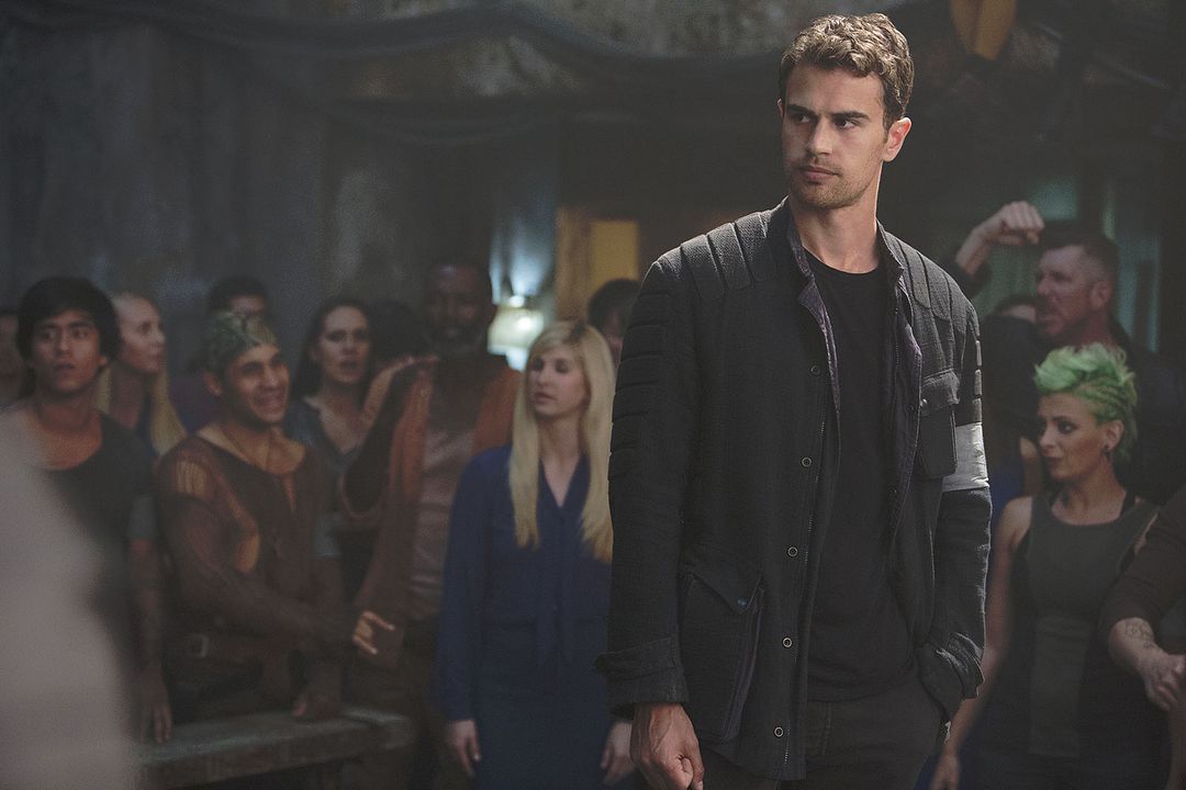 Divergente: Leal : Foto Theo James