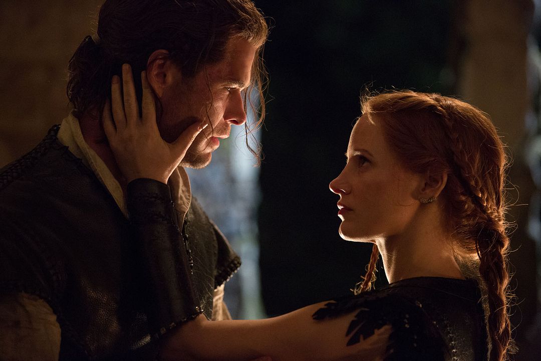 El cazador y la reina del hielo : Foto Jessica Chastain, Chris Hemsworth