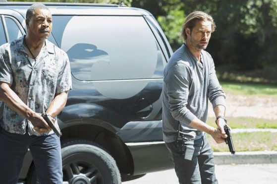 Colony : Foto Carl Weathers