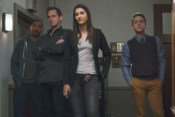 Foto Laz Alonso, Janina Gavankar, Josh Lucas
