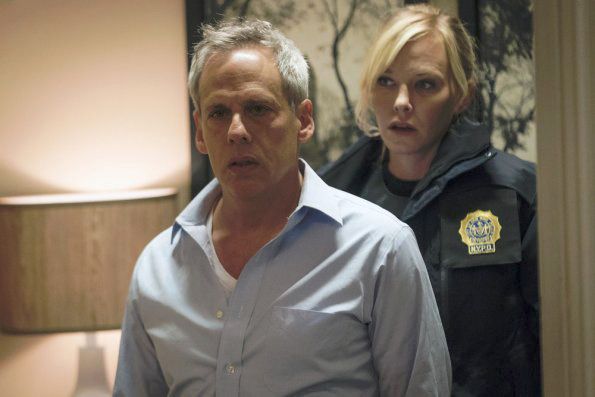 La Ley Y El Orden: UVE : Foto Josh Pais, Kelli Giddish