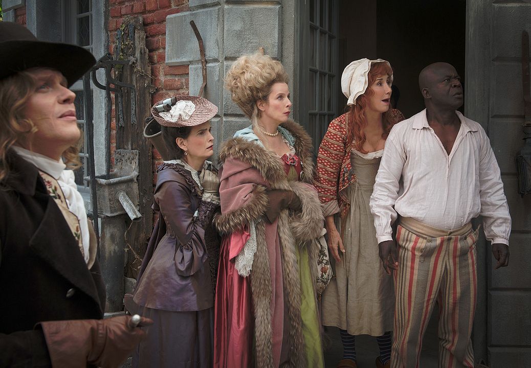 Los visitantes la lían (en la Revolución Francesa) : Foto Alex Lutz, Pascal NZonzi, Karin Viard