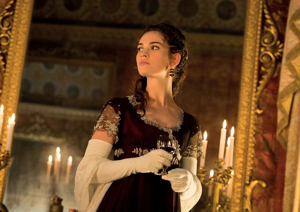 Orgullo + prejuicio + zombis : Foto Lily James