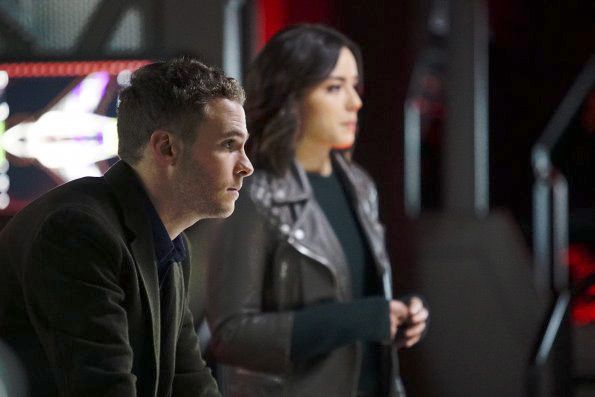 Agentes de S.H.I.E.L.D. : Foto Iain De Caestecker, Chloe Bennet