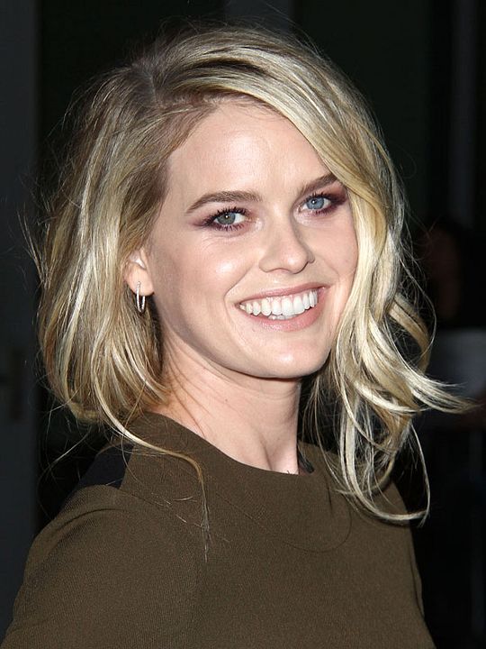 Póster Alice Eve