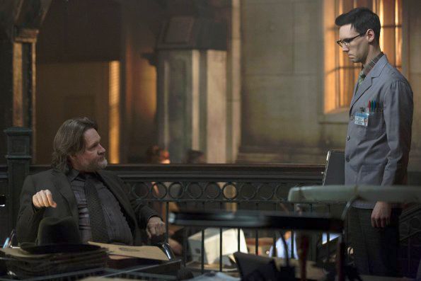 Foto Cory Michael Smith, Donal Logue