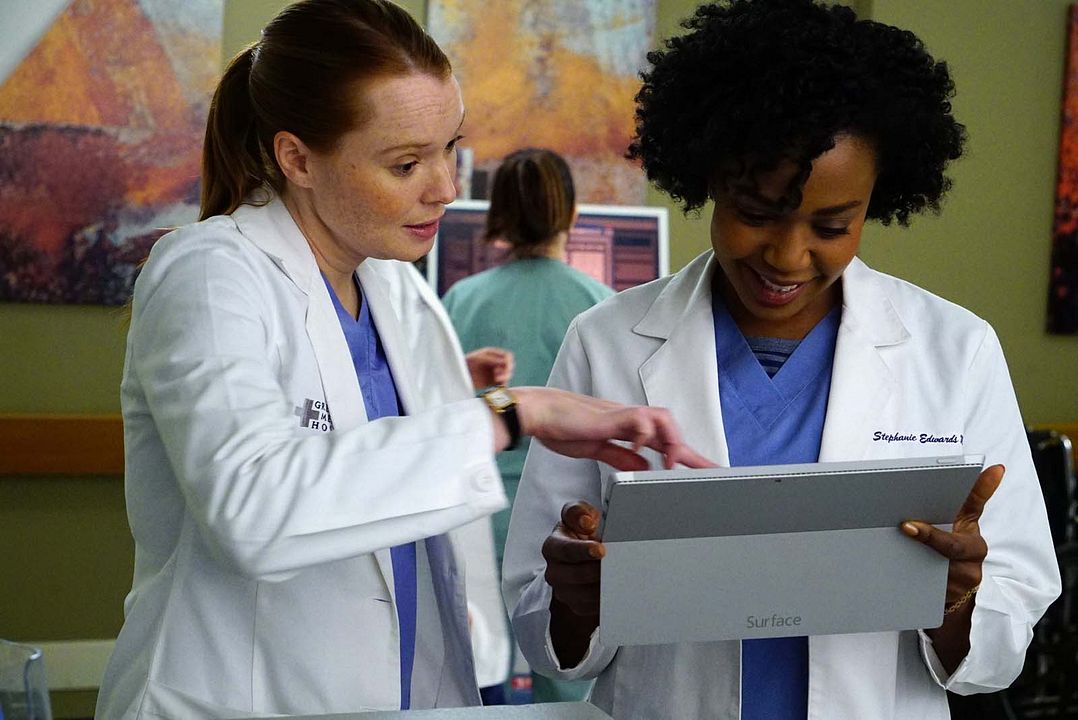 Grey's Anatomy : Foto Jerrika Hinton, Samantha Sloyan