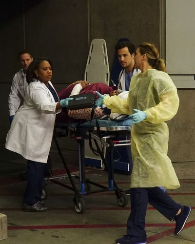 Grey's Anatomy : Foto Chandra Wilson, Giacomo Gianniotti