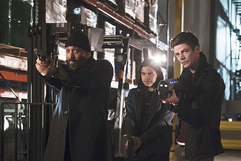 Flash : Foto Jesse L. Martin, Grant Gustin, Carlos Valdes