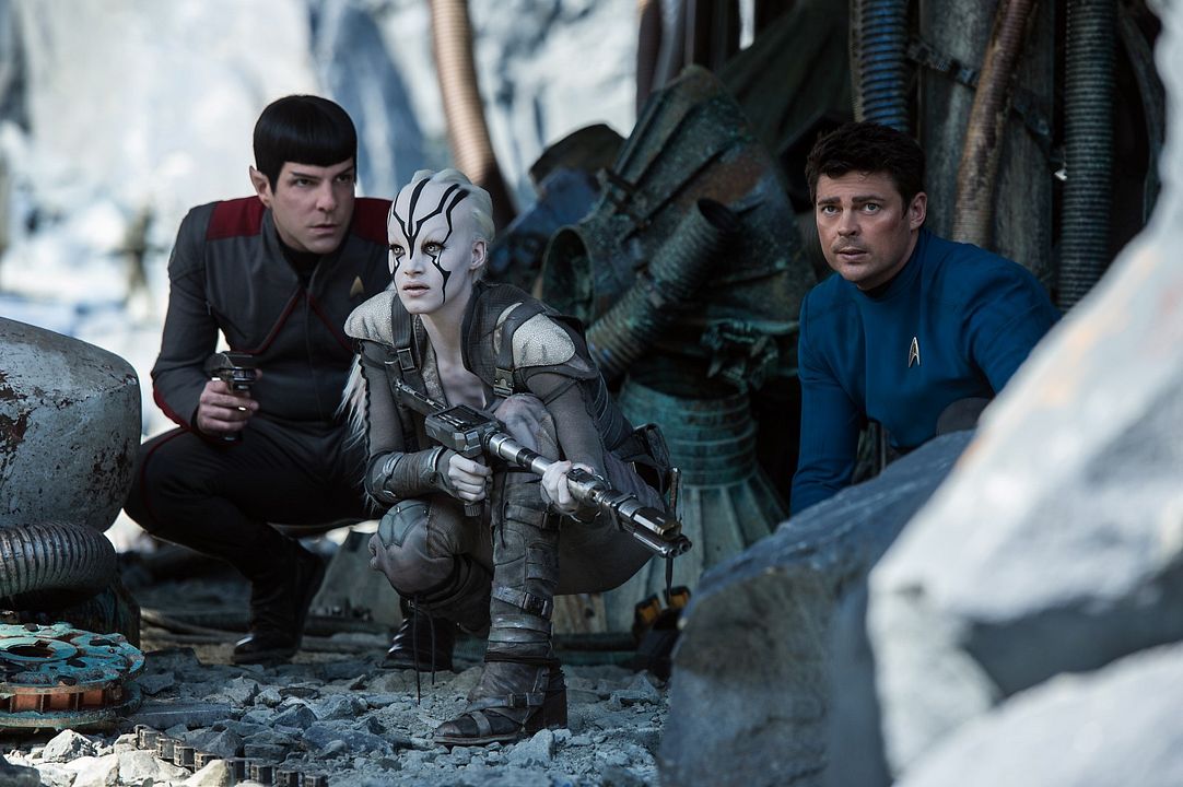 Star Trek: Sin límites : Foto Sofia Boutella, Zachary Quinto, Karl Urban